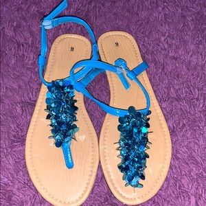 Flat sandals